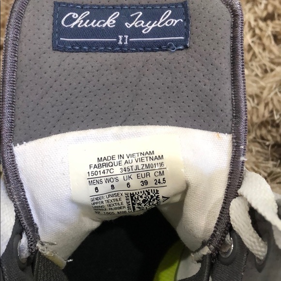 Converse Chuck Taylor unisex high top. - Picture 5 of 5